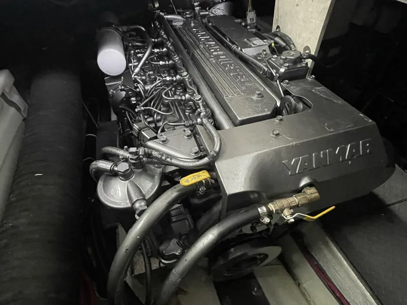 Slide: The Image of Regal 3880 Commodore 2004 - 5804484