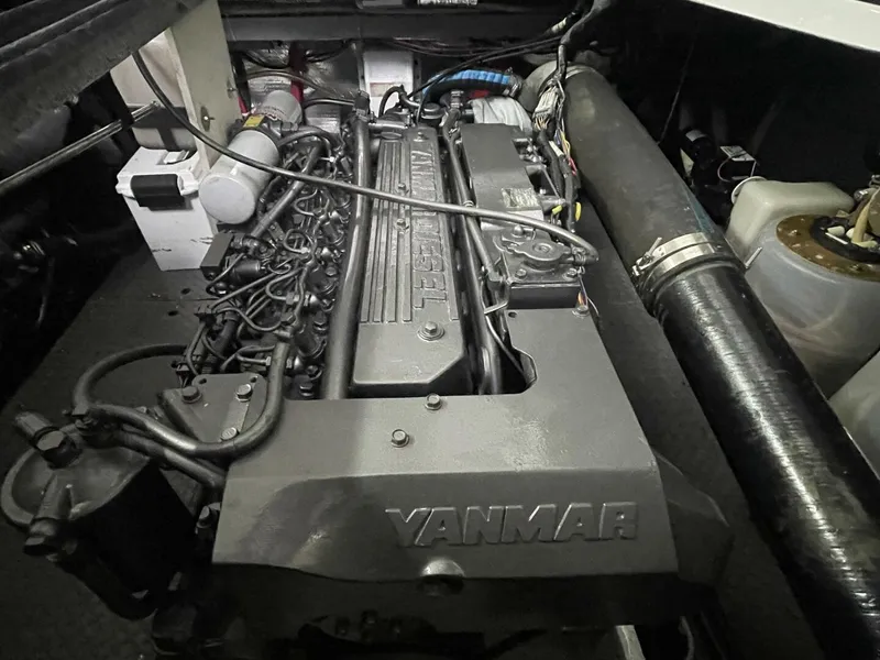 Slide: The Image of Regal 3880 Commodore 2004 - 5804485