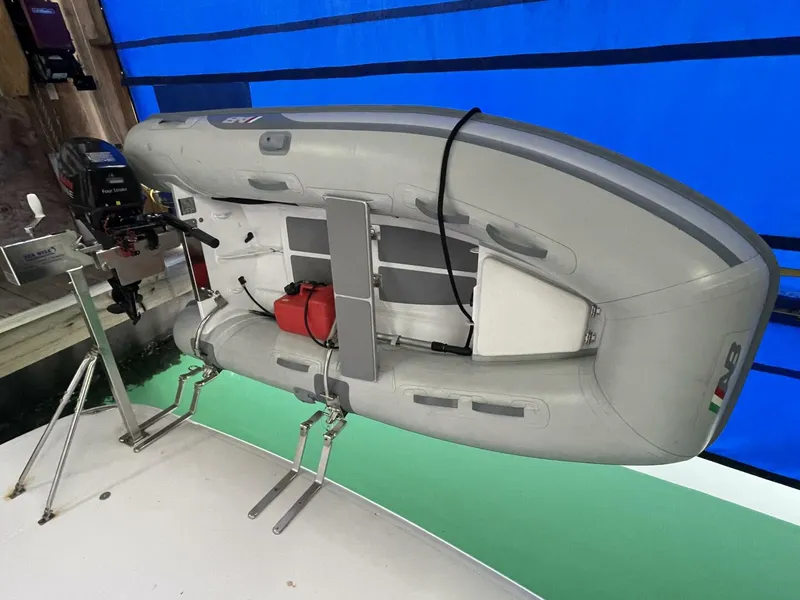 Slide: The Image of Regal 3880 Commodore 2004 - 5804489