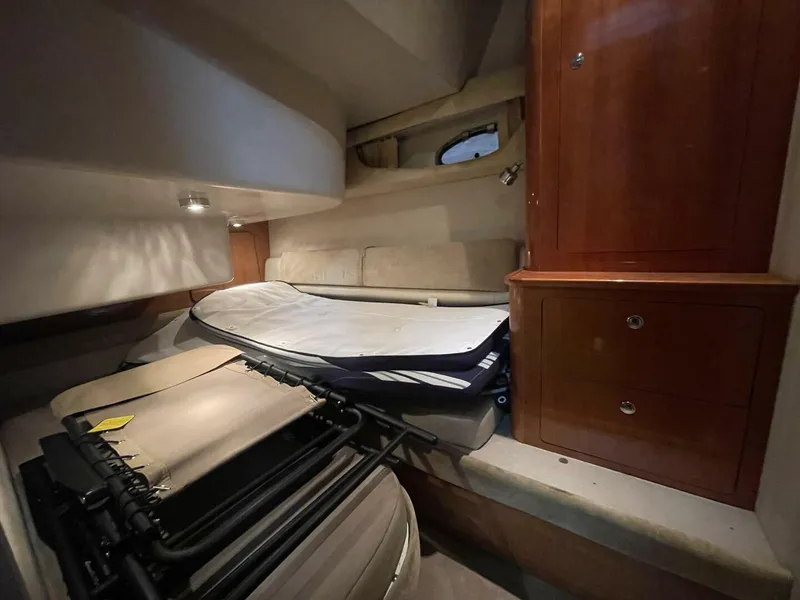 Slide: The Image of Regal 3880 Commodore 2004 - 5804507