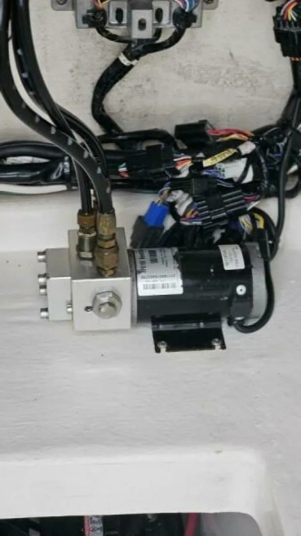 Slide: The Image of Contender 31 2002 - 5804733