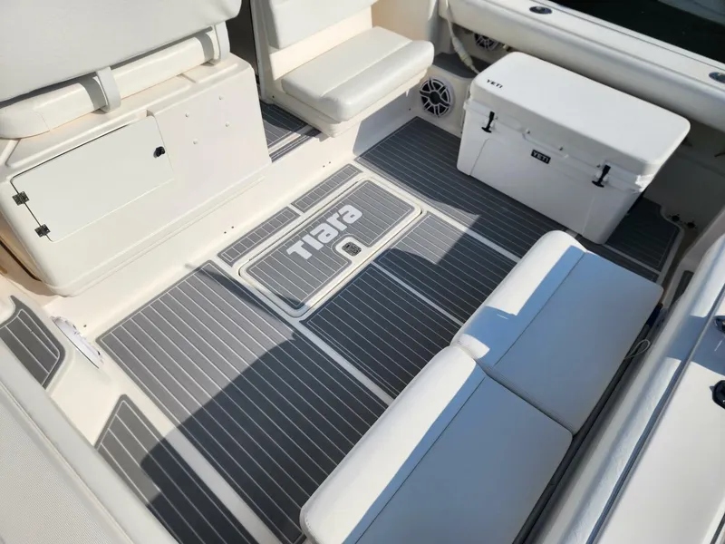 Slide: The Image of Tiara 3500 Open 2001 - 5804871