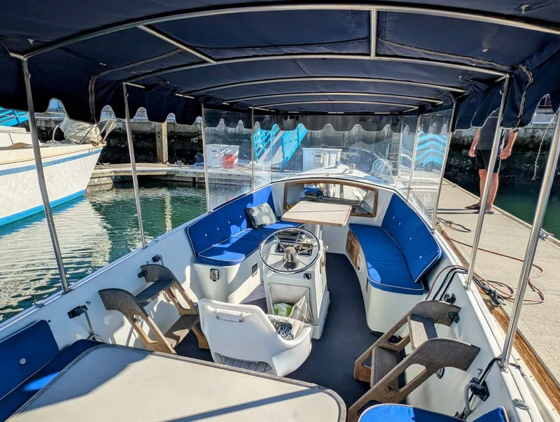 Slide: The Image of Forward Table And Seats - 5804950