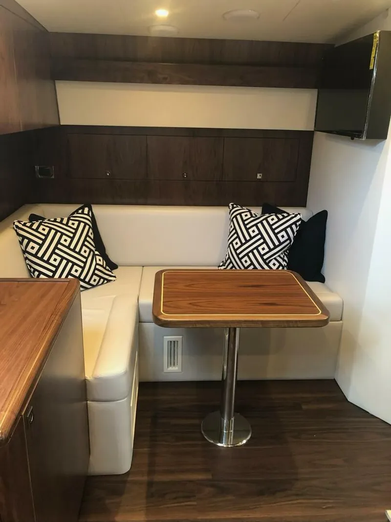 Slide: The Image of Hatteras GT45 Express 2020 - 5805687