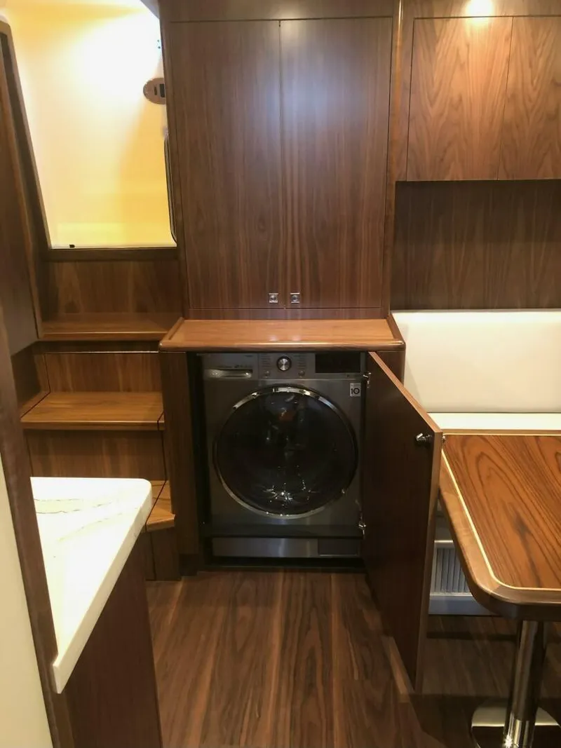 Slide: The Image of Hatteras GT45 Express 2020 - 5805689