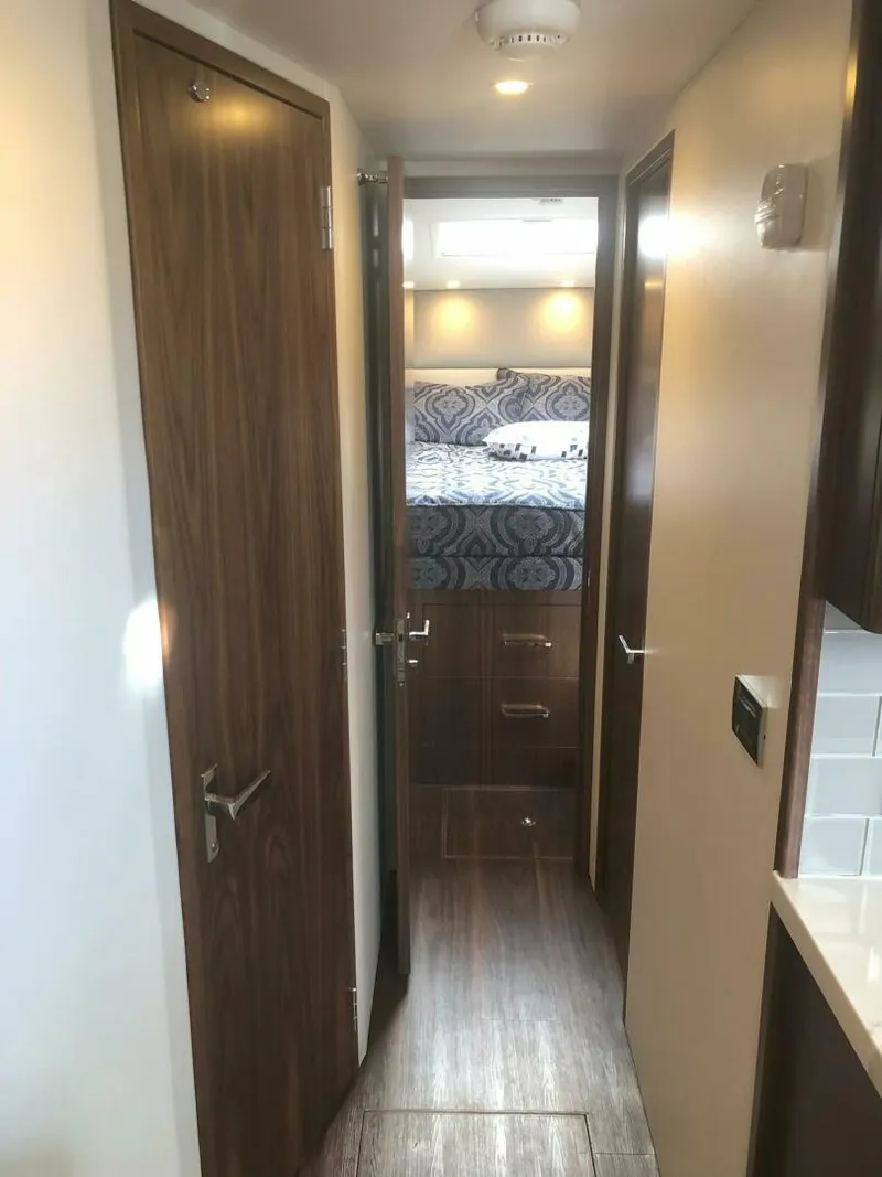 Slide: The Image of Hatteras GT45 Express 2020 - 5805690