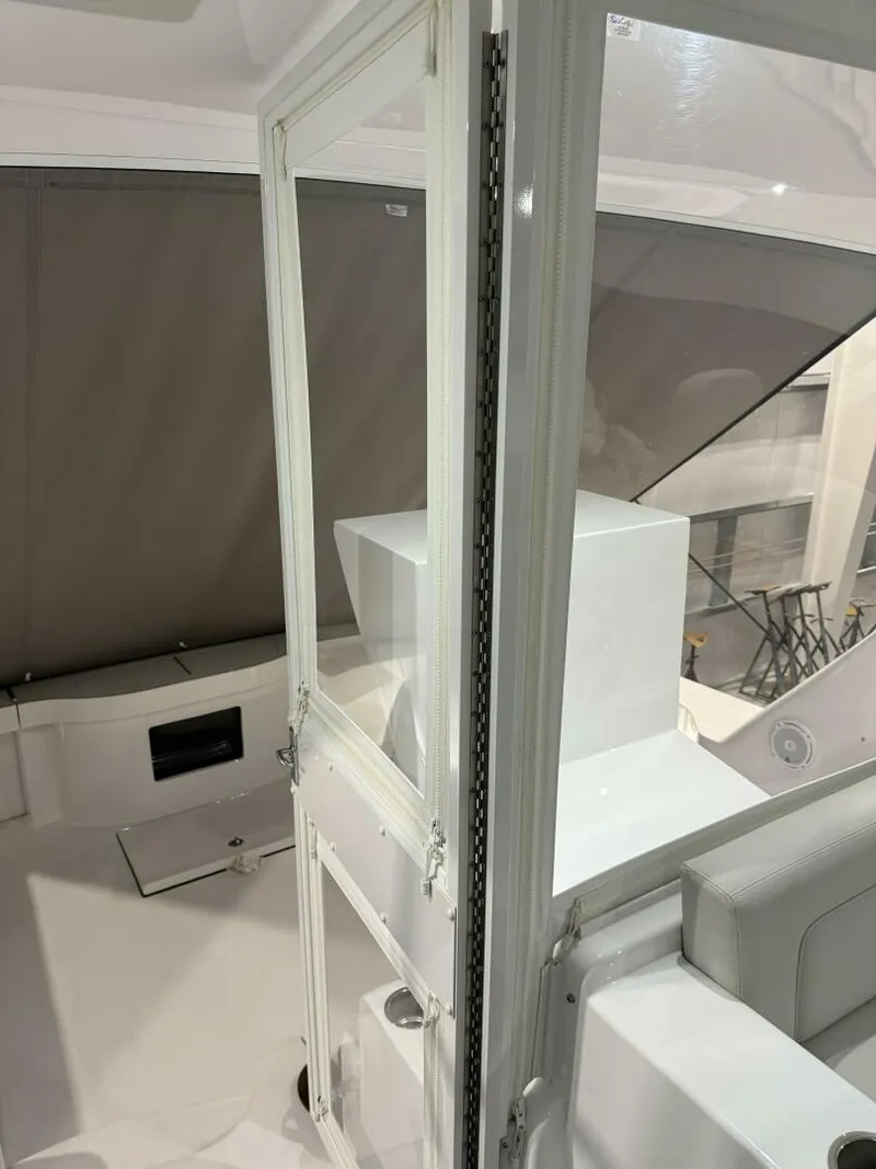 Slide: The Image of Hatteras GT45 Express 2020 - 5816574