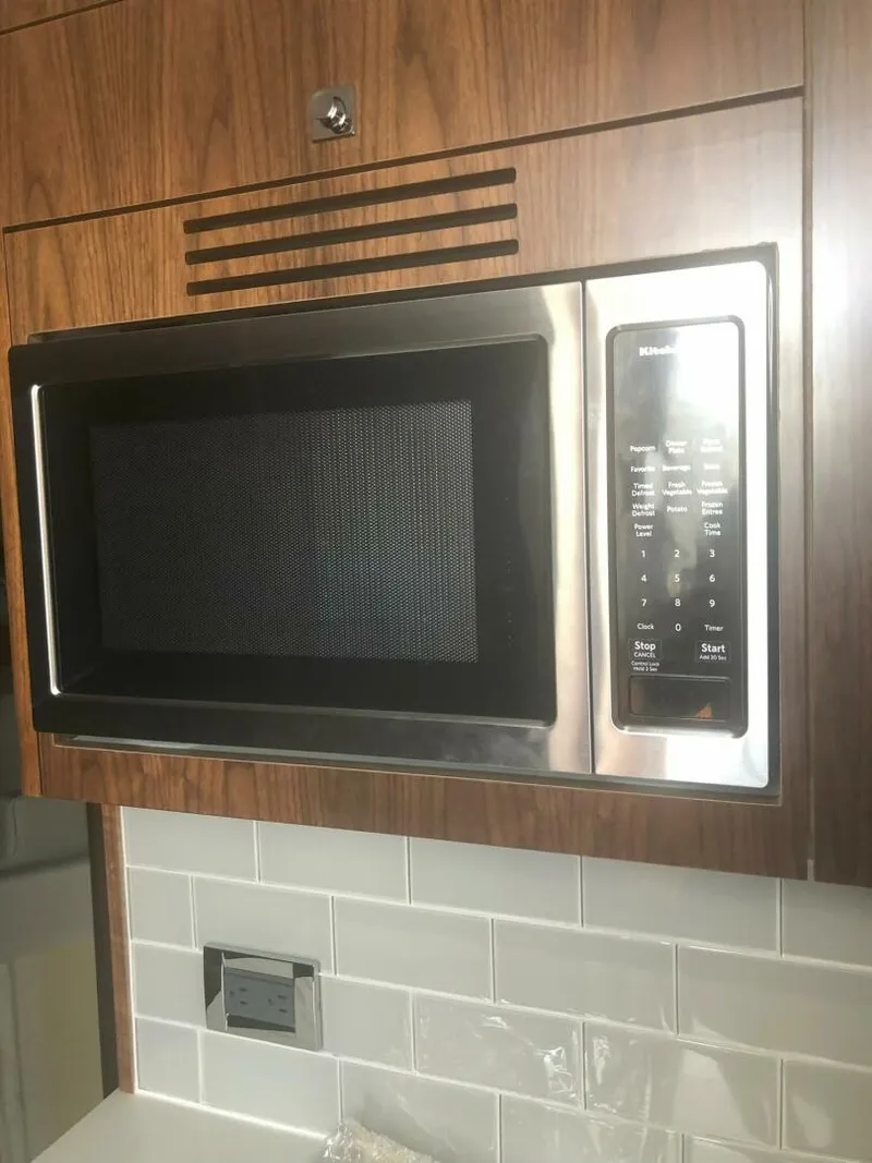 Slide: The Image of Hatteras GT45 Express 2020 - 5816793