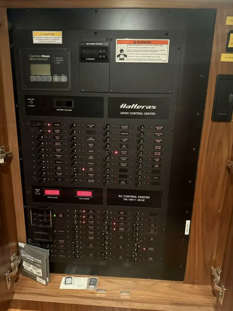 Slide: The Image of Hatteras GT45 Express 2020 - 5816563