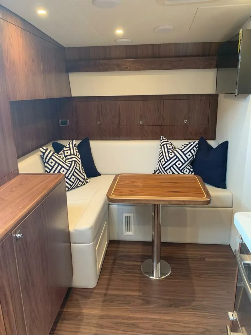 Slide: The Image of Hatteras GT45 Express 2020 - 5816795