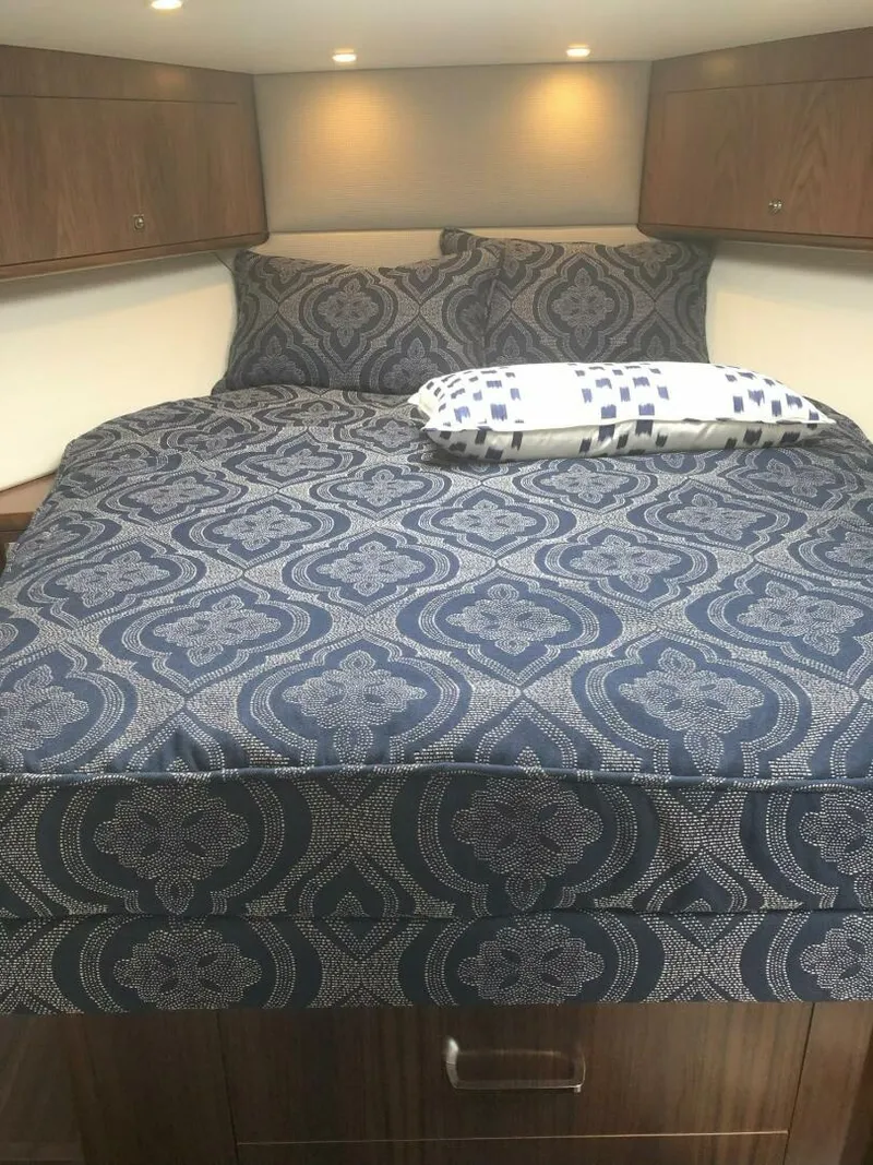 Slide: The Image of Hatteras GT45 Express 2020 - 5805692