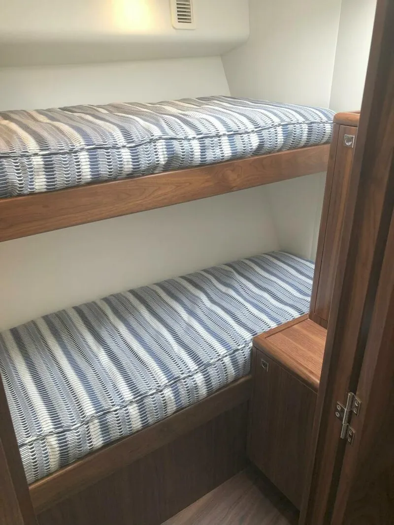 Slide: The Image of Hatteras GT45 Express 2020 - 5805691