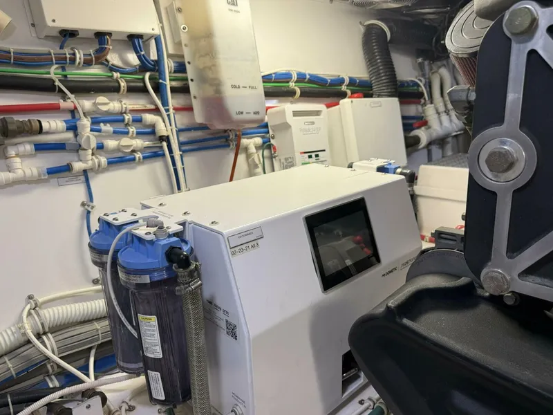 Slide: The Image of Hatteras GT45 Express 2020 - 5816590