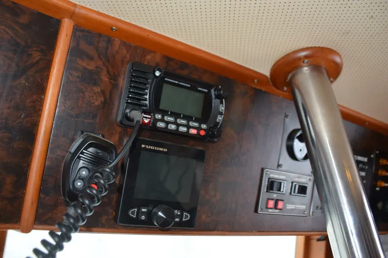 Slide: The Image of Standard Horizon Vhf radio and Furuno autopilot - 5805860