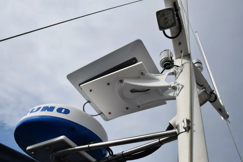 Slide: The Image of Furuno doppler radar dome an Starlink antenna - 5805891