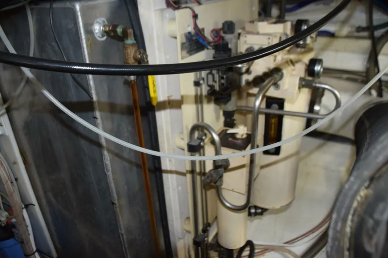 Slide: The Image of Naiad Stabilizer system hydraulics, update aluminum fuel tanks with sight gauge - 5805897