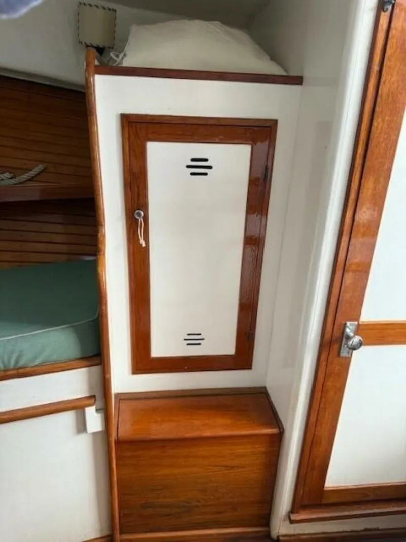 Slide: The Image of Jarvis Newman 32 1975 - 5805983