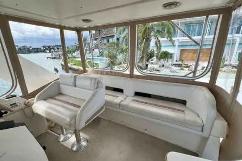 Slide: The Image of Cruisers Yachts 4285 Express Bridge 1996 - 5806195