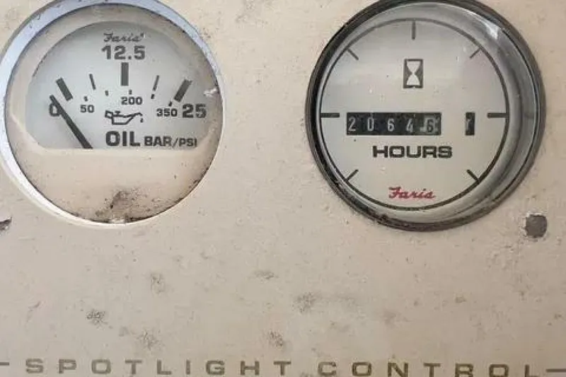 Slide: The Image of Cruisers Yachts 4285 Express Bridge 1996 - 5806202