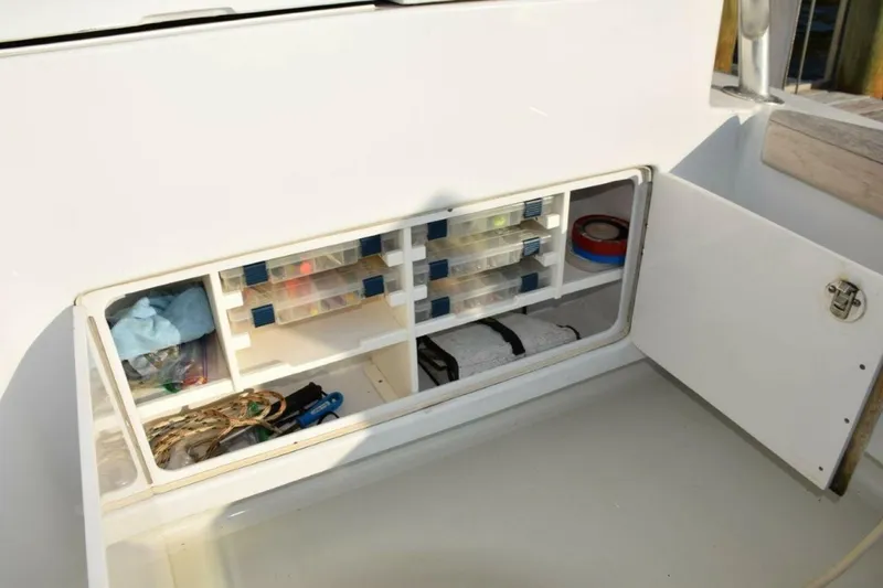 Slide: The Image of Tackle Storage Center In Cockpit - 5806567