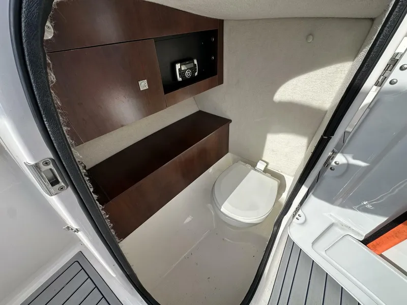 Slide: The Image of Robalo R227 2016 - 5806537