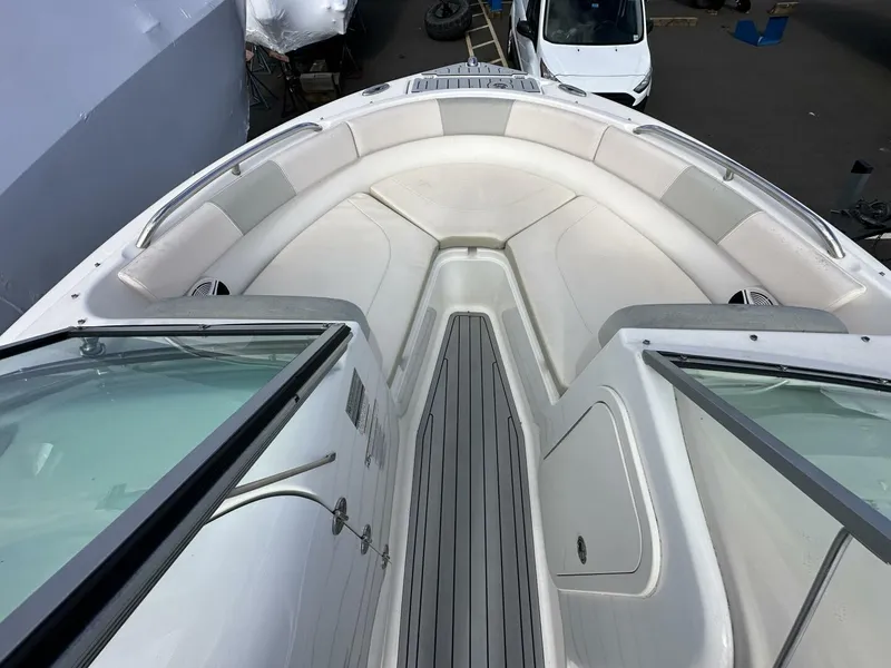 Slide: The Image of Robalo R227 2016 - 5806541