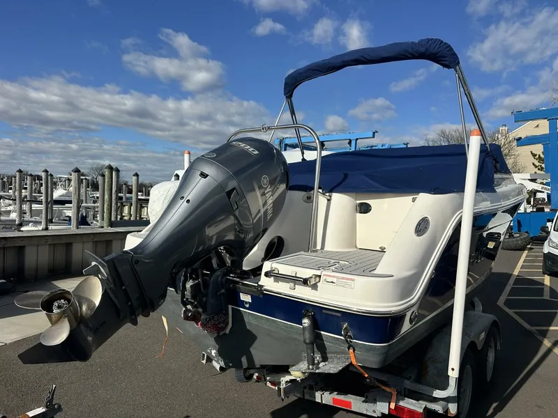 Slide: The Image of Robalo R227 2016 - 5806532