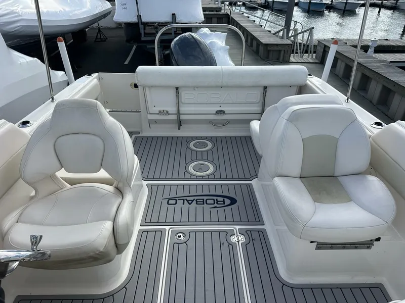 Slide: The Image of Robalo R227 2016 - 5806547