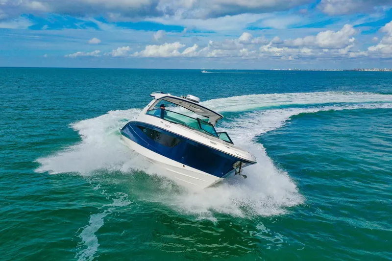 Slide: The Image of 2022 Sea Ray SLX 400 Outboard SEA N SEA - 5829250