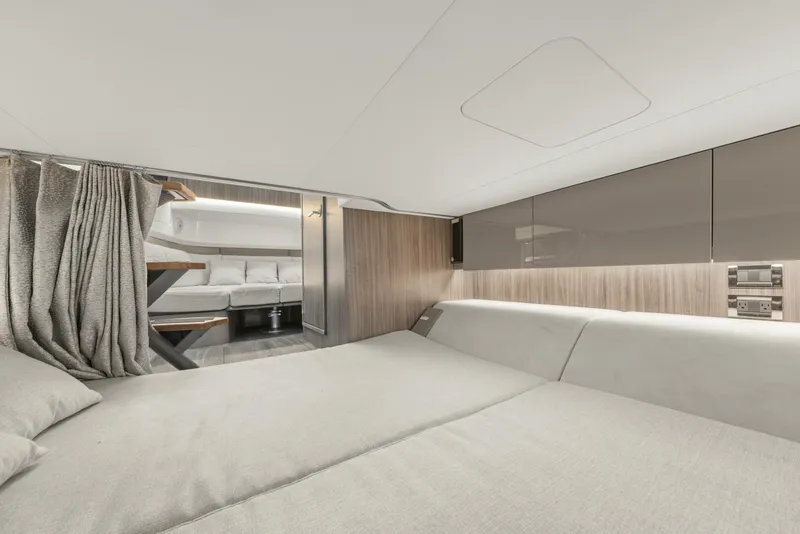 Slide: The Image of 2022 Sea Ray SLX 400 Outboard SEA N SEA - 5829219