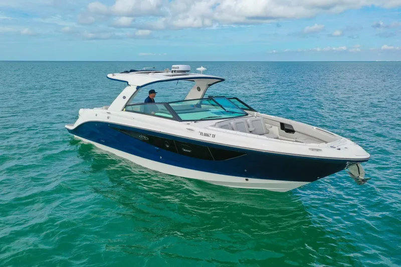 Slide: The Image of 2022 Sea Ray SLX 400 Outboard SEA N SEA - 5829241