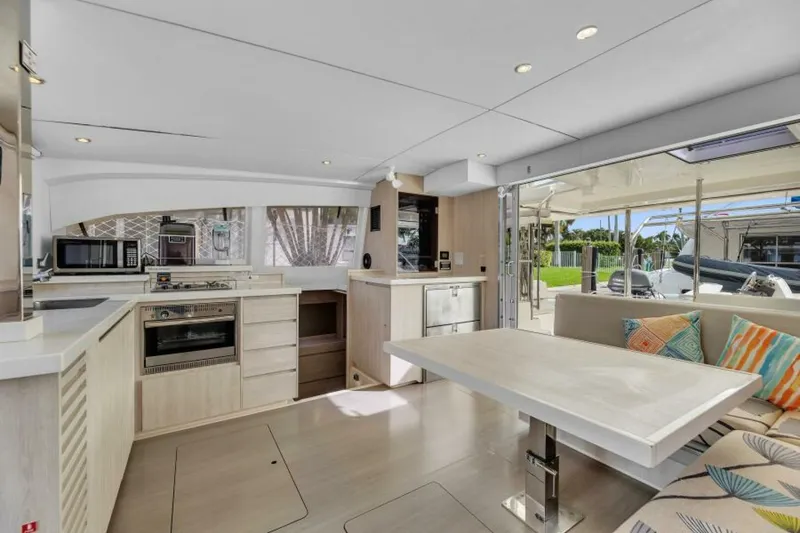 Slide: The Image of Leopard 40 Owners Version 2017 - 5807581