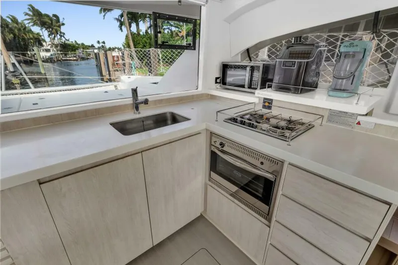 Slide: The Image of Leopard 40 Owners Version 2017 - 5807587