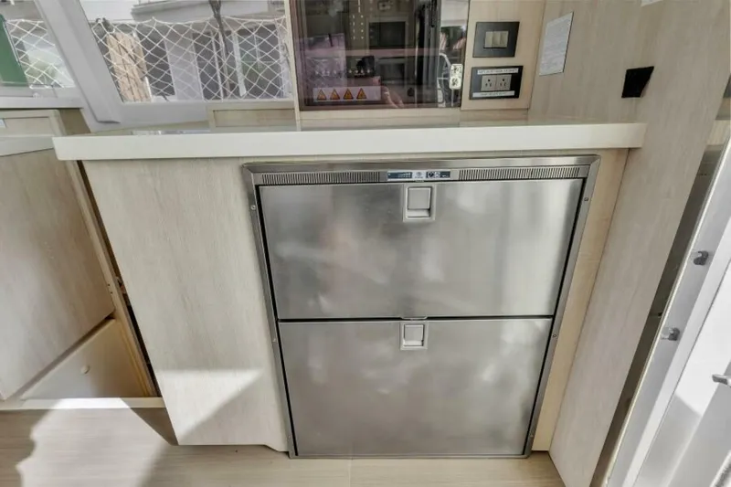 Slide: The Image of Leopard 40 Owners Version 2017 - 5807589