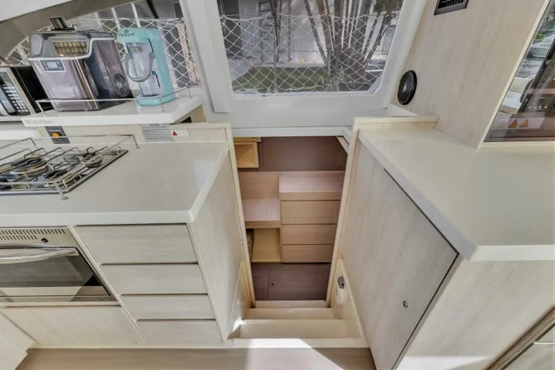 Slide: The Image of Leopard 40 Owners Version 2017 - 5807594