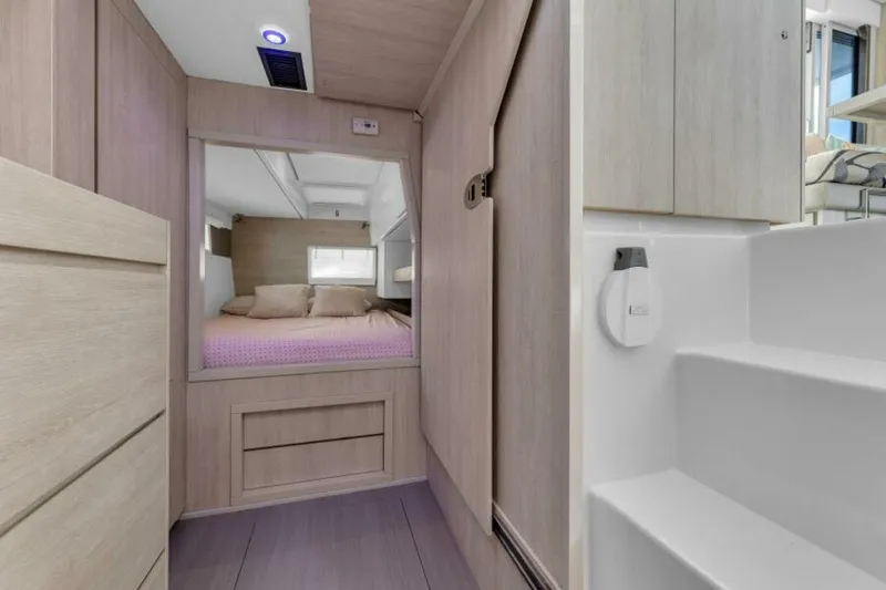 Slide: The Image of Leopard 40 Owners Version 2017 - 5807595