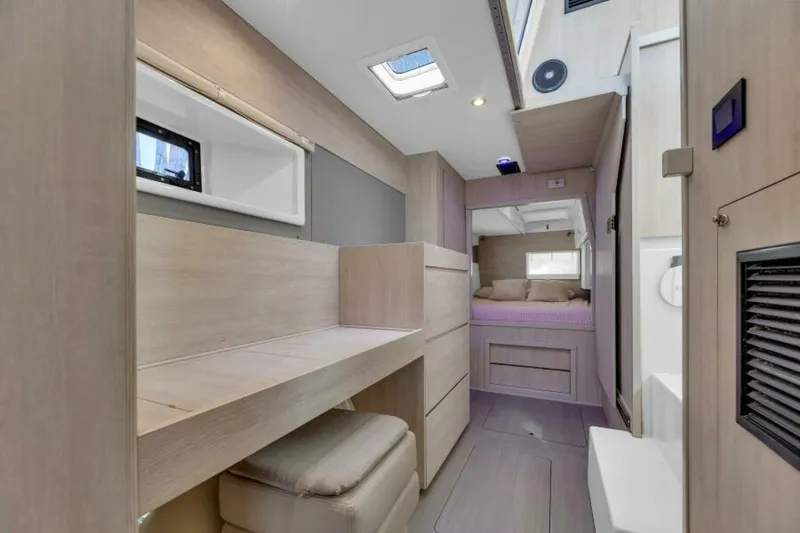 Slide: The Image of Leopard 40 Owners Version 2017 - 5807599