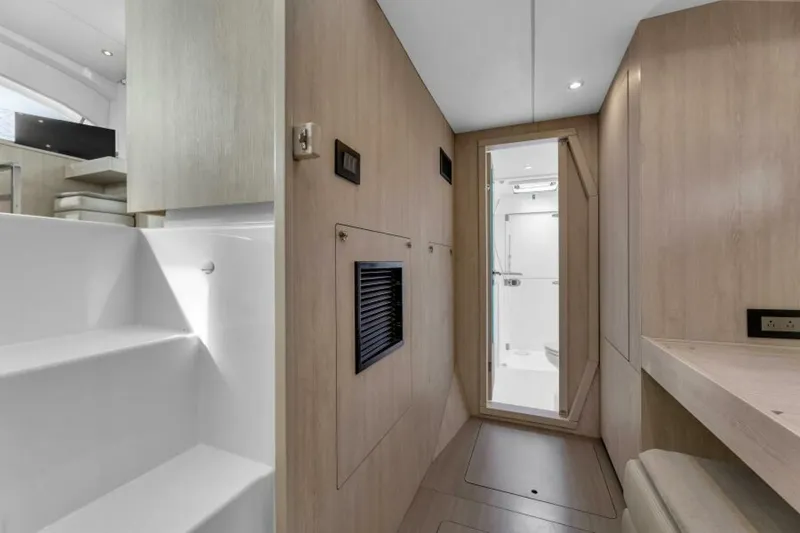 Slide: The Image of Leopard 40 Owners Version 2017 - 5807600