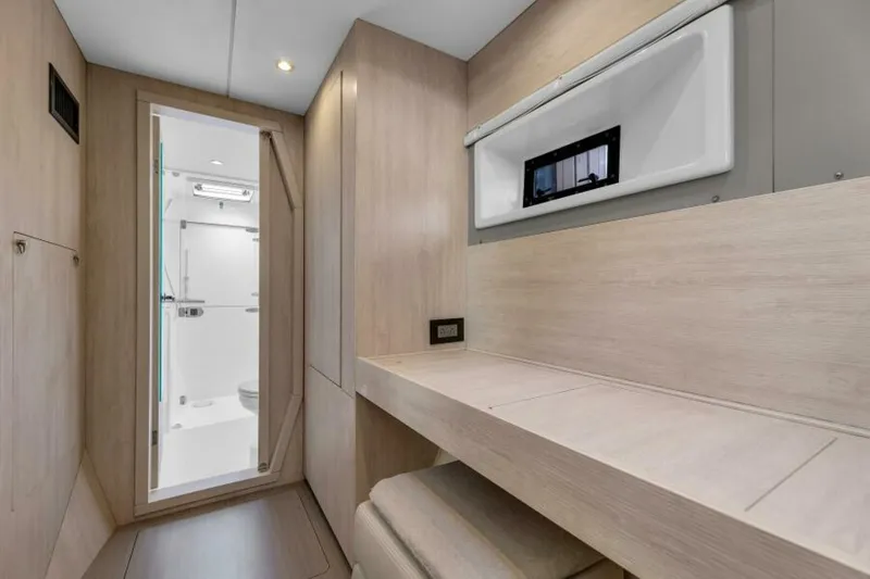 Slide: The Image of Leopard 40 Owners Version 2017 - 5807601