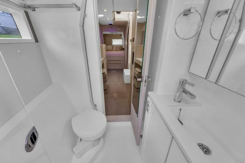 Slide: The Image of Leopard 40 Owners Version 2017 - 5807604