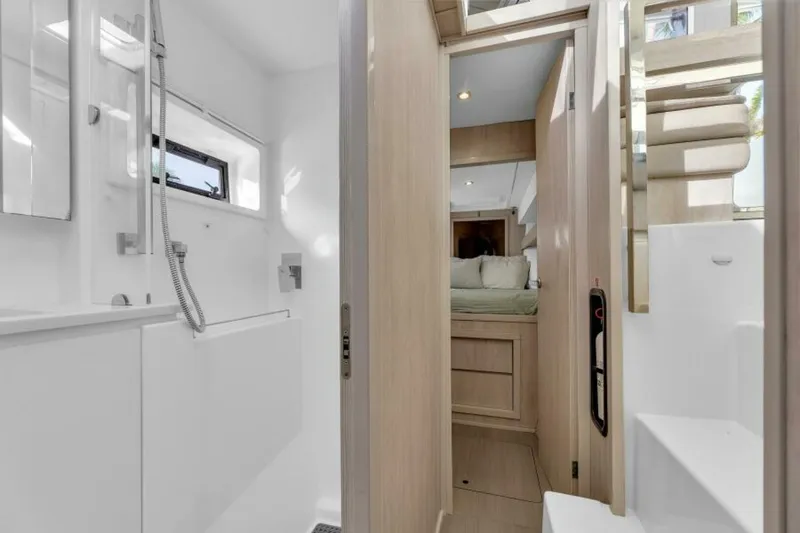 Slide: The Image of Leopard 40 Owners Version 2017 - 5807610