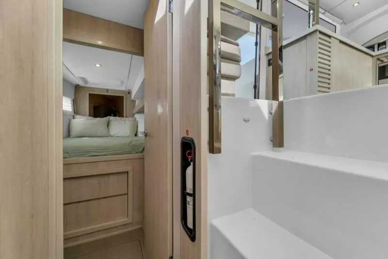 Slide: The Image of Leopard 40 Owners Version 2017 - 5807611