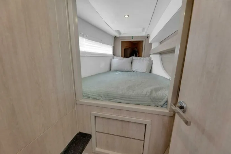 Slide: The Image of Leopard 40 Owners Version 2017 - 5807612