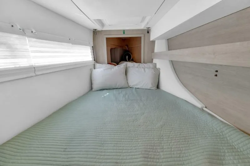 Slide: The Image of Leopard 40 Owners Version 2017 - 5807615