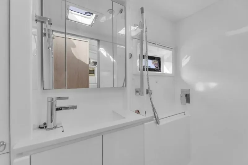 Slide: The Image of Leopard 40 Owners Version 2017 - 5807617