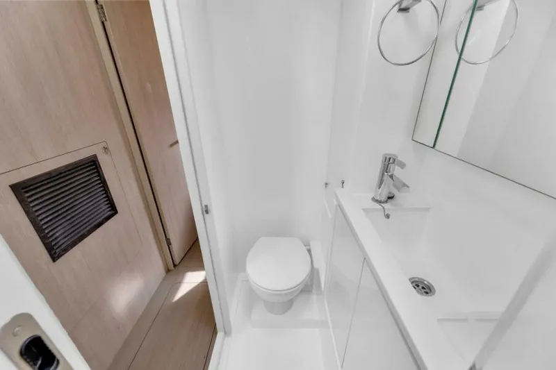 Slide: The Image of Leopard 40 Owners Version 2017 - 5807619