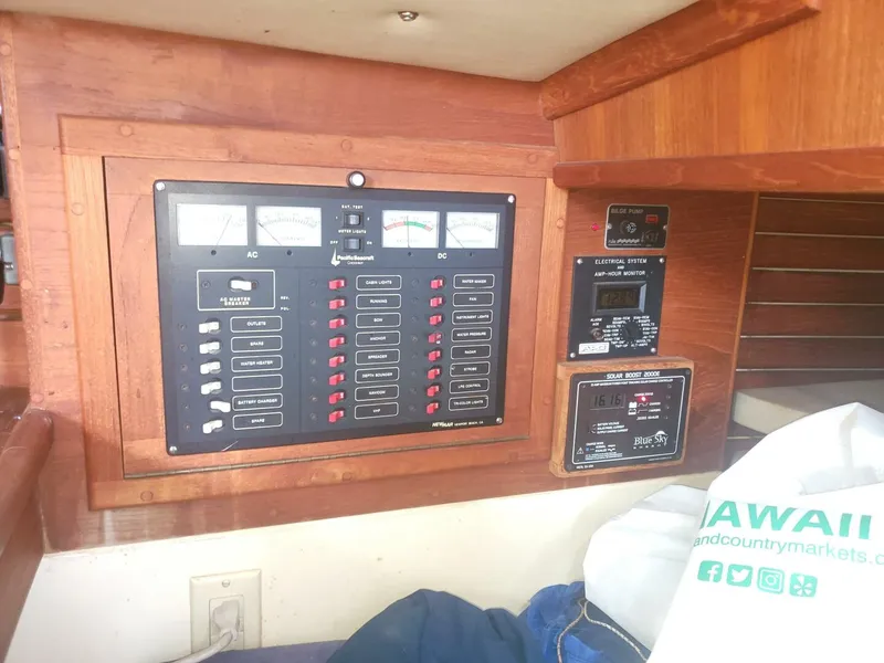 Slide: The Image of Pacific Seacraft Cutter 1989 - 5836585