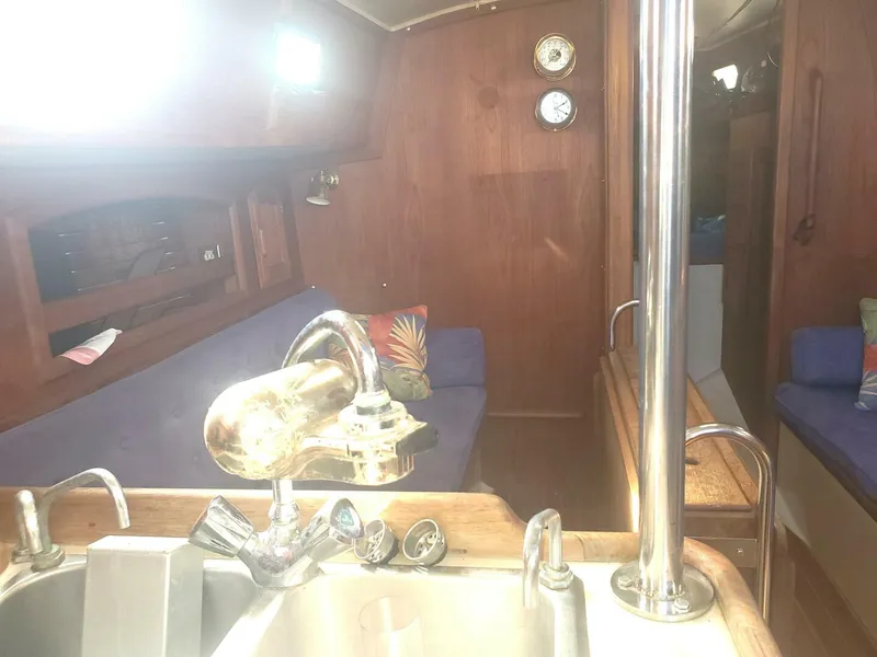 Slide: The Image of Pacific Seacraft Cutter 1989 - 5836608