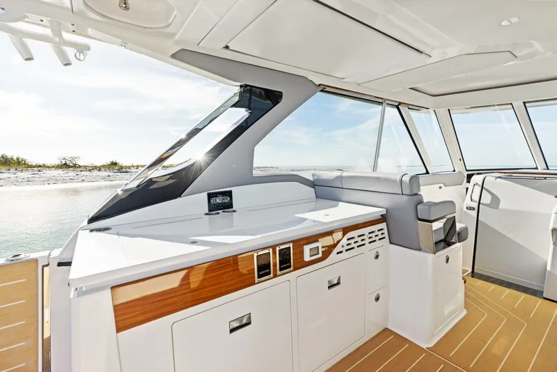 Slide: The Image of Regal LX43 2026 - 5808213