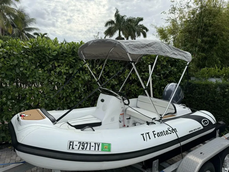 Slide: The Image of Walker Bay Generation 360 DLX 2024 - 5808482